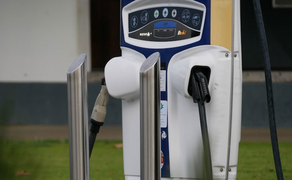 新能源汽車(chē)充電樁技術(shù)革新與市場(chǎng)前景